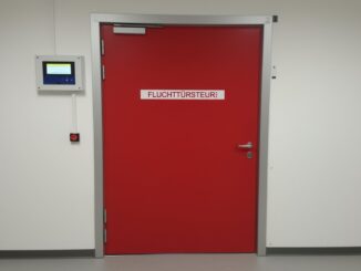 Fluchtürsteuerung